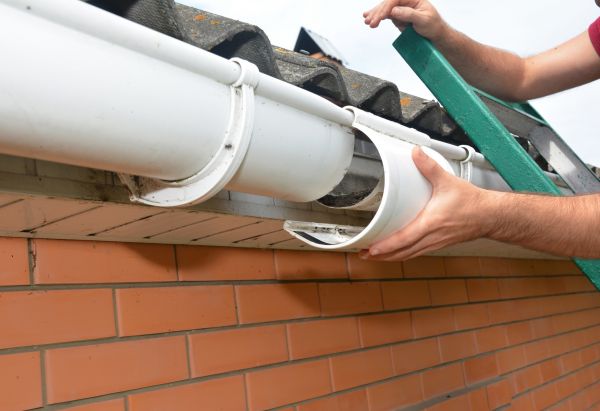 Gutter Maintenance in Destin
