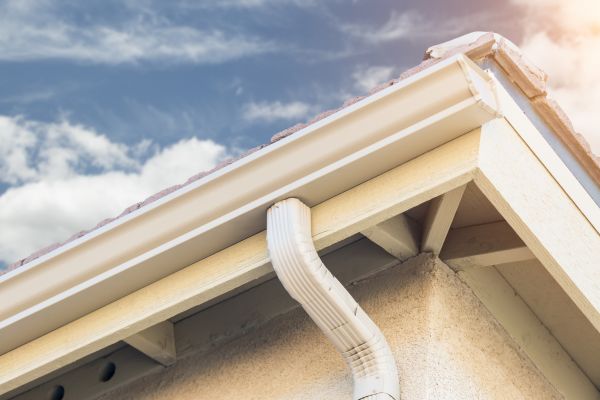 Seamless Gutter Replacement in Destin